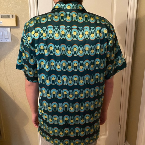 Tucker Silk Men’s Short Sleeve Button Down - Picture 7 of 9